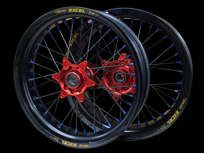 Supermoto Felgensatz Excel Schwarz mit Nabe Rot