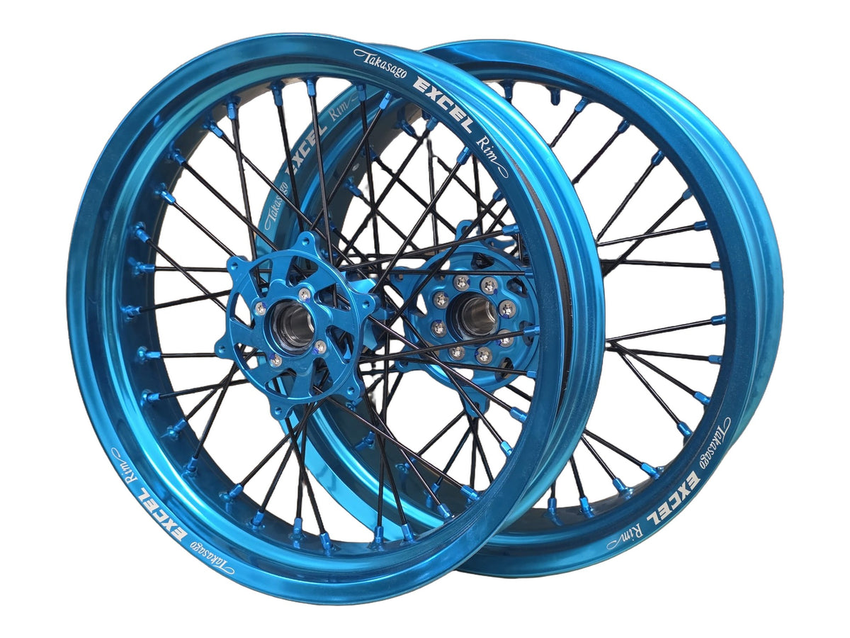 Supermoto Felgensatz 17 Zoll Excel Arctic Blue mit G2 Pro Nabe Arctic Blue – vorne und hinten, freigestellt