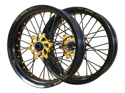 Supermoto Felgensatz 17 Zoll Excel Schwarz mit G2 Pro Nabe Gold – vorne und hinten, freigestellt