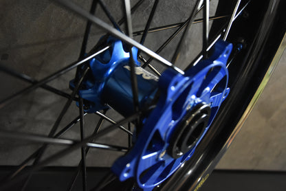 Excel G2 Pro Felge orange Nabe schwarzer Felgenring