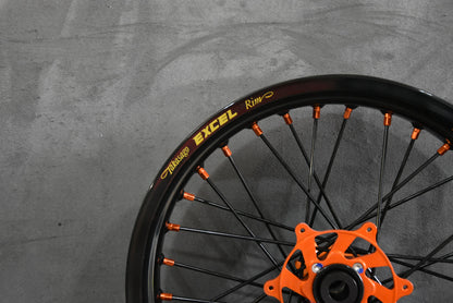 Excel G2 Pro Felge orange Nabe schwarzer Felgenring